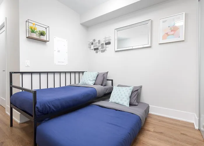 Perfect Condo Sleeps 4 Across From Cn Tower!