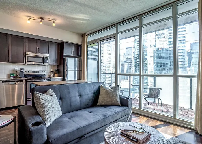 Stunning 1Br Condo In Heart Of Downtown Toronto