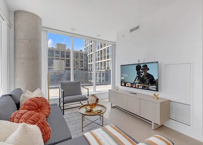 Luxury 2Br Condo Enormous Patio Parking