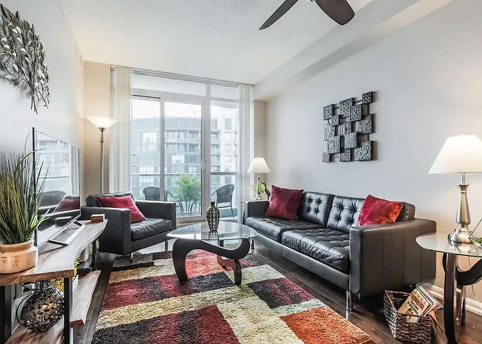 Gorgeous Downtown Oasis With Lake Views & Parking!
