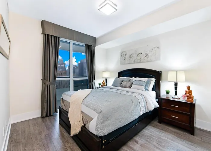 Deluxe Executive Suites - Front St - Multiple Suites Available
