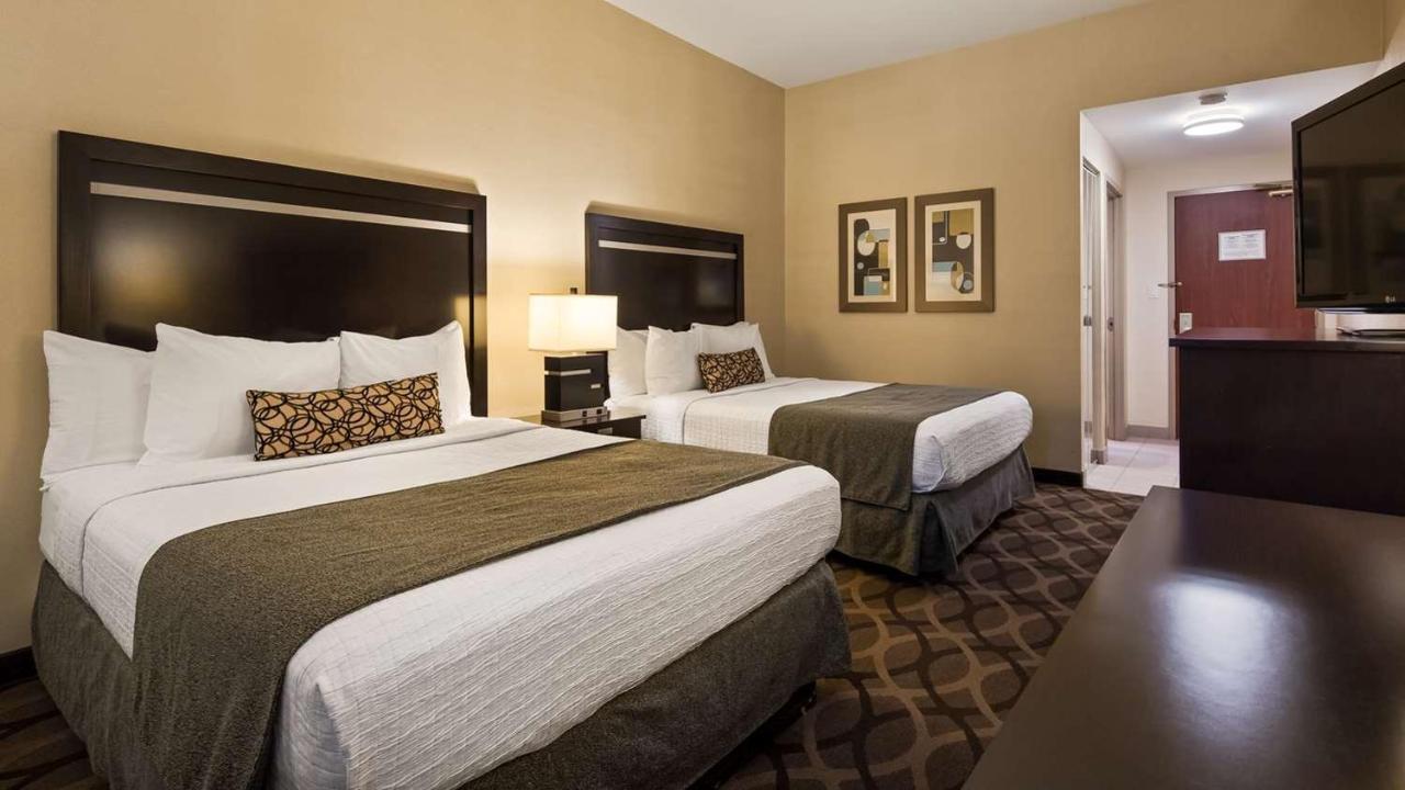 Western Travel Airport 3*