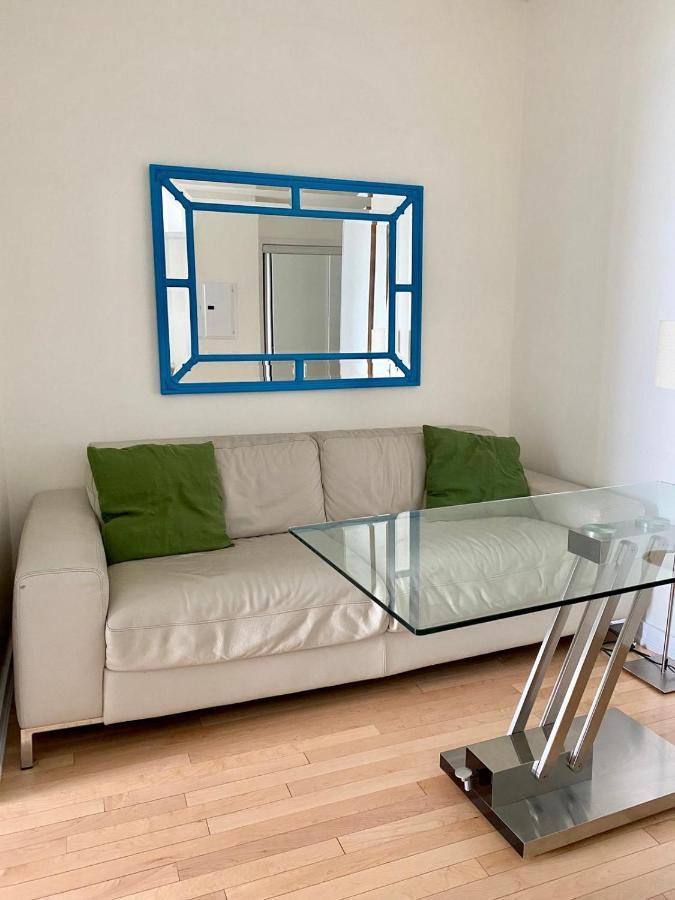 Ihost Suites Ice Toronto