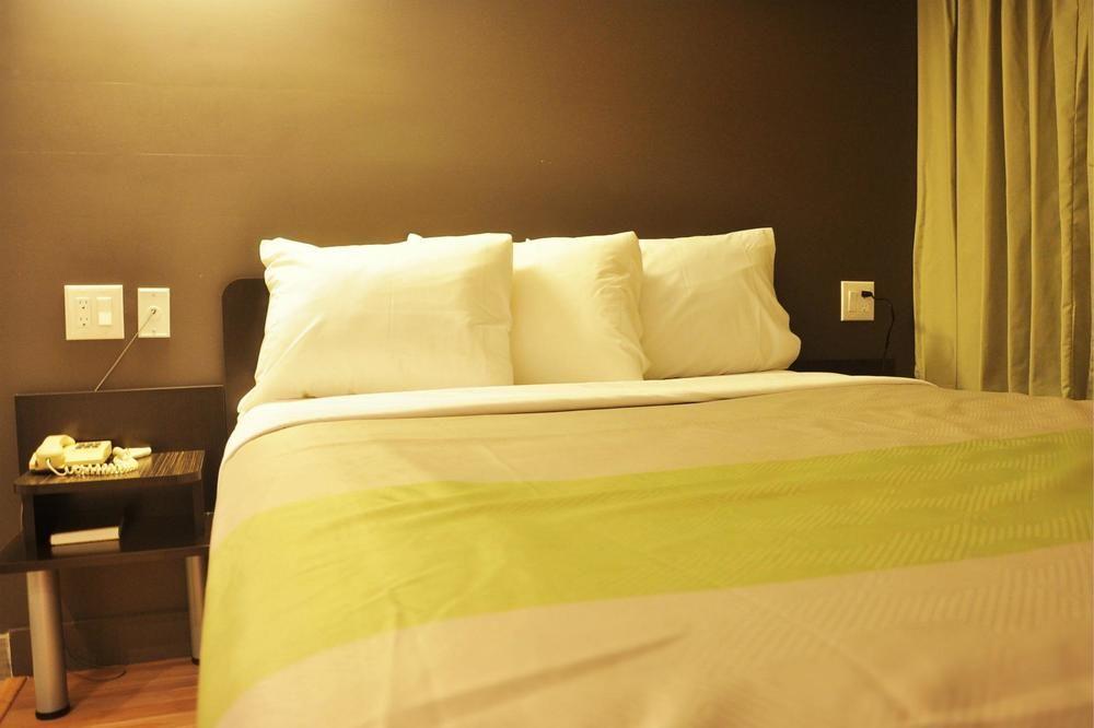 6 Downtown 2*