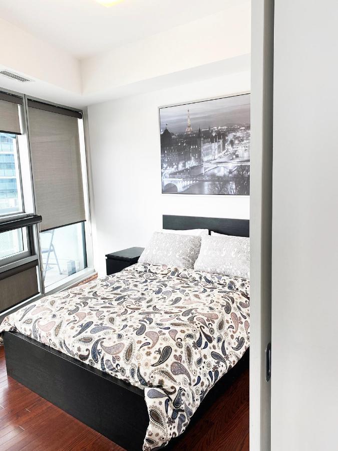 Ihost Suites Ice Toronto