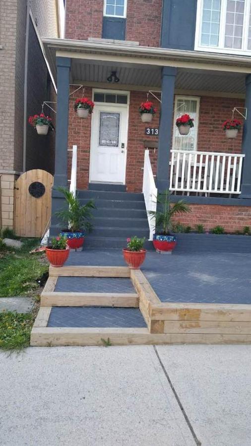 Homestay Village At York U