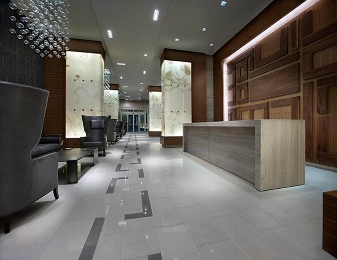 Loft - Entertainment & Financial District *