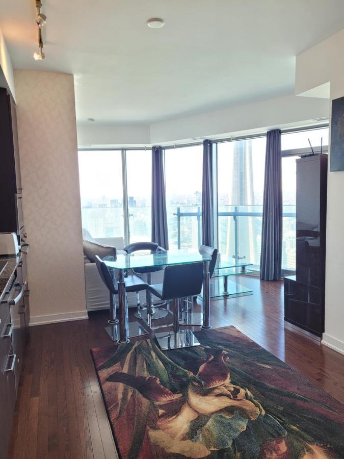 Two Bd Cn Tower And Ontario View Apartment *