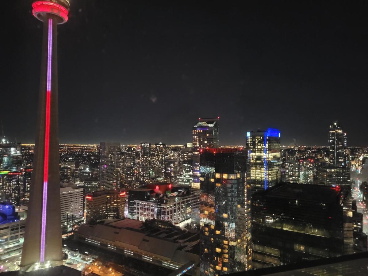 Two Bd Cn Tower And Ontario View *