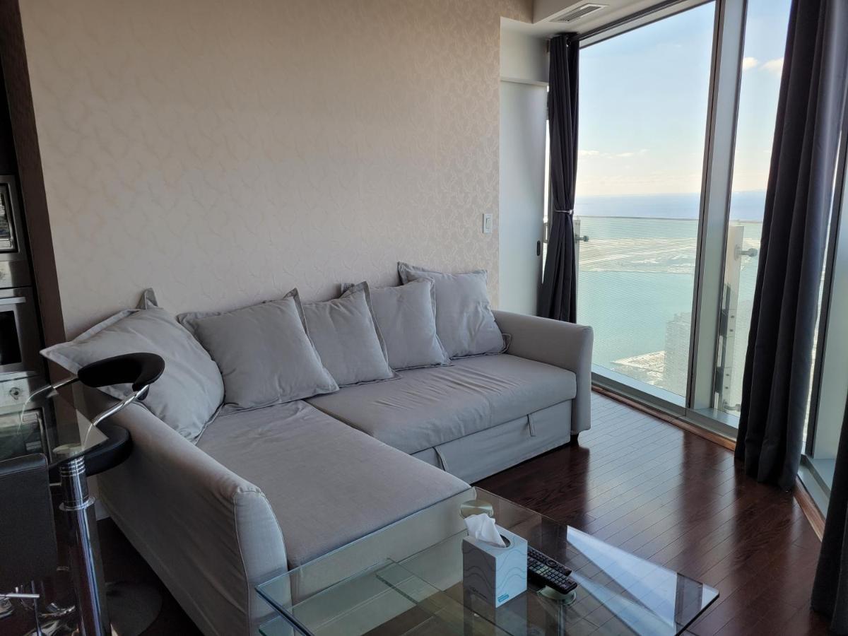 Two Bd Cn Tower And Ontario View Apartment