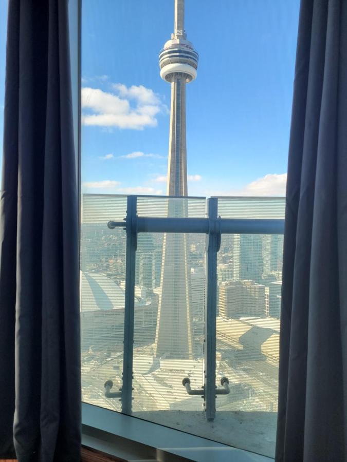 Two Bd Cn Tower And Ontario View * Toronto