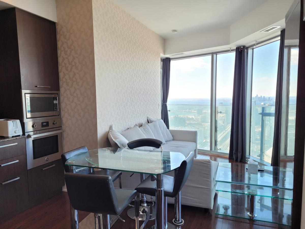 Two Bd Cn Tower And Ontario View Apartment