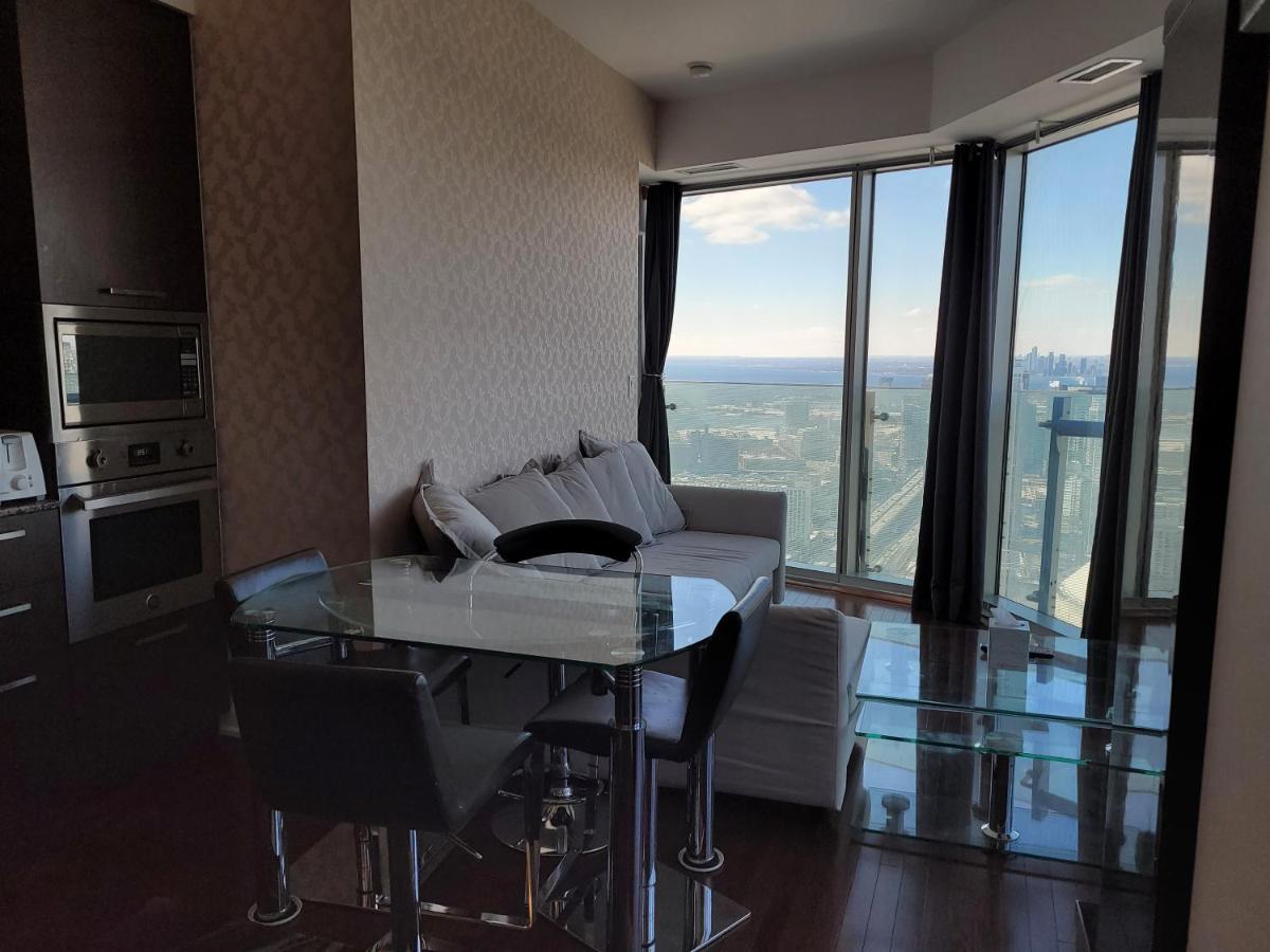Two Bd Cn Tower And Ontario View Apartment