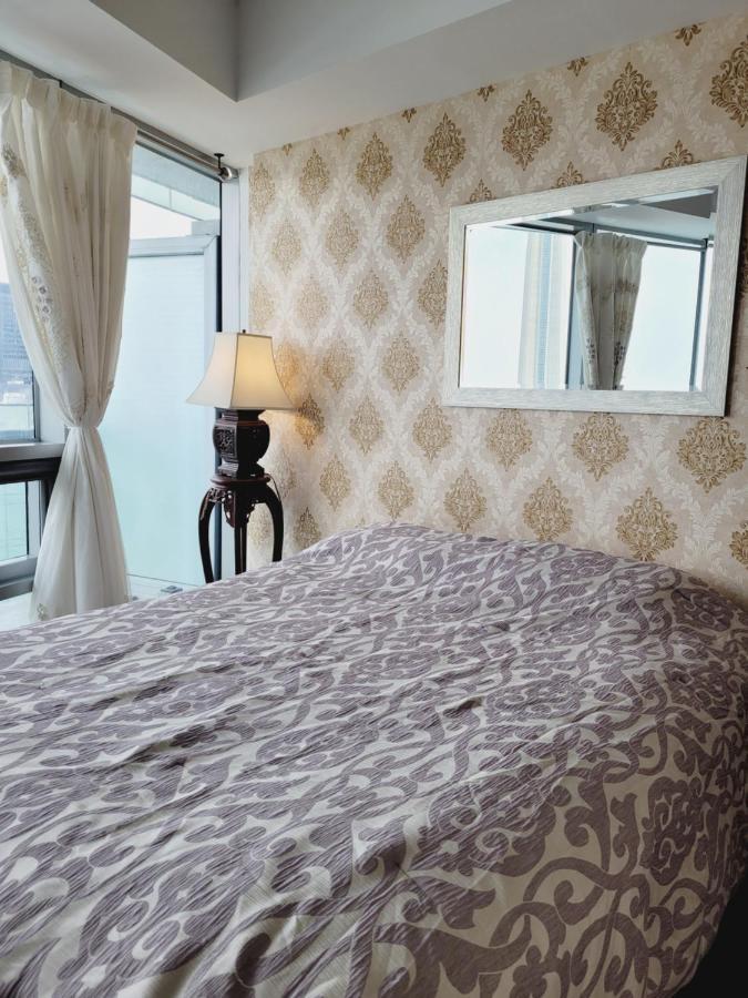 Two Bd Cn Tower And Ontario View Apartment *