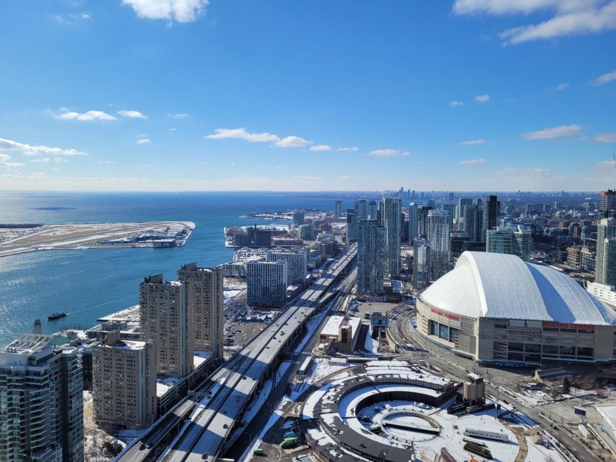 Two Bd Cn Tower And Ontario View Apartment *