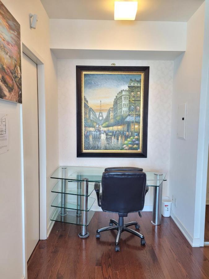Two Bd Cn Tower And Ontario View Apartment *