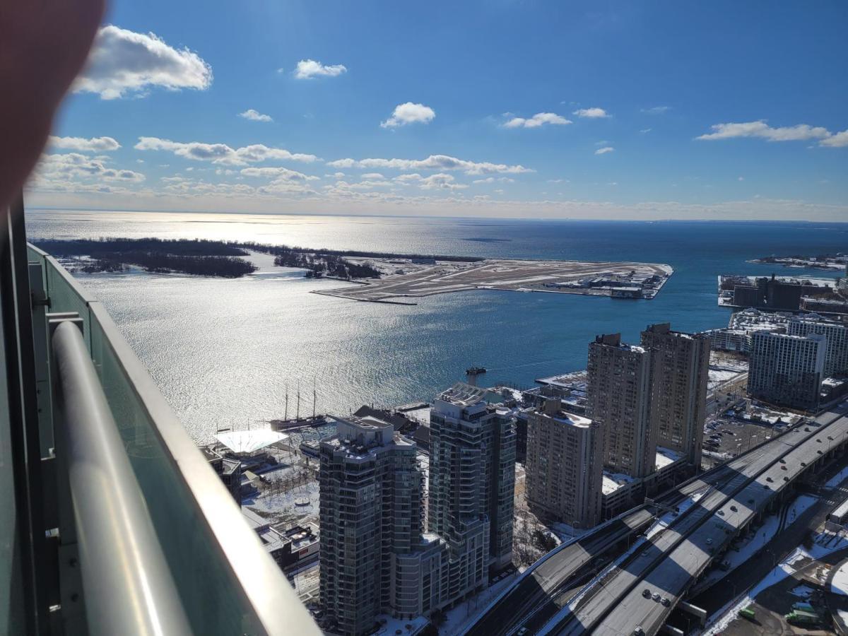 Two Bd Cn Tower And Ontario View Apartment