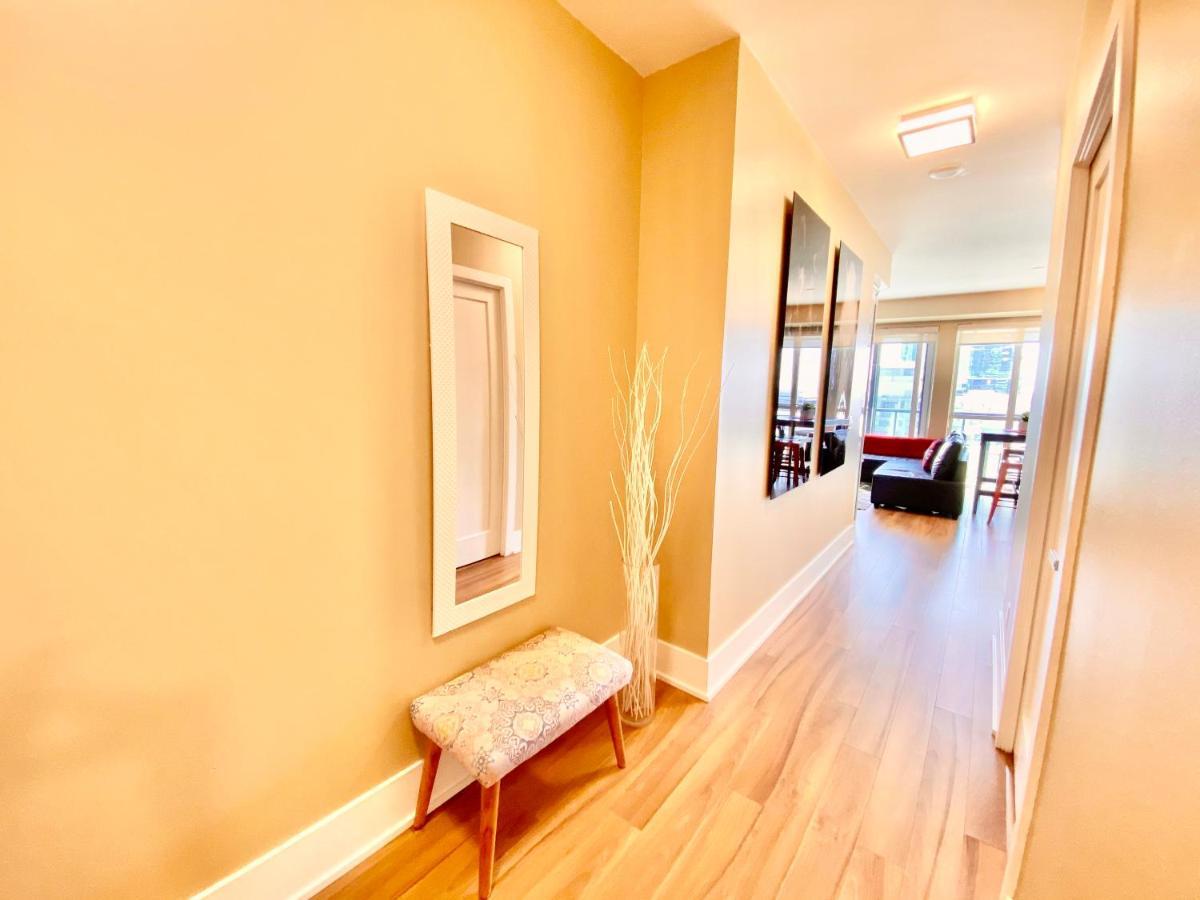 Apartment Front Street Suites