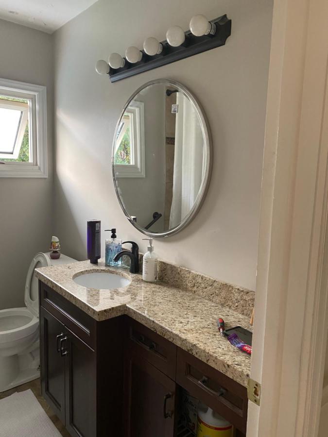 Clearbrooke Gem- Bright Private Bedroom Close To Yyz *