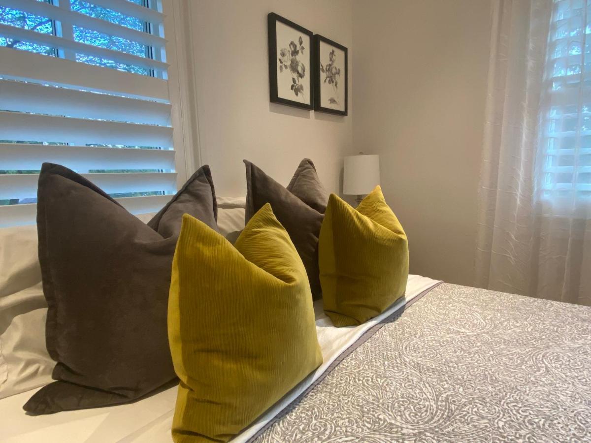 Clearbrooke Gem- Bright Private Bedroom Close To Yyz Homestay *