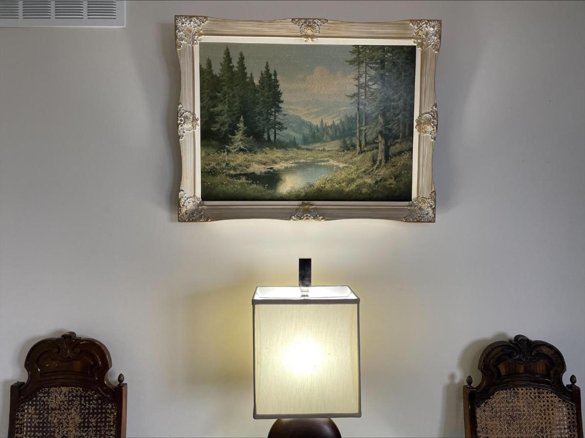 77 Nice And Warm Series Rooms Toronto