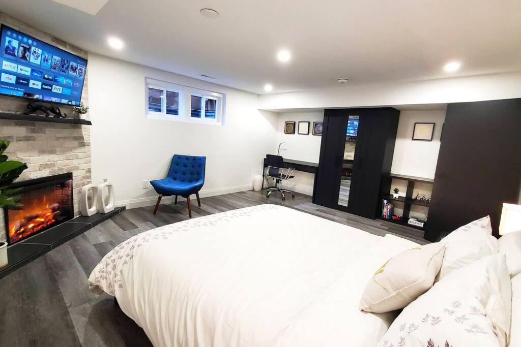 Renovated Guest Near The & High Park In Toronto! * Toronto