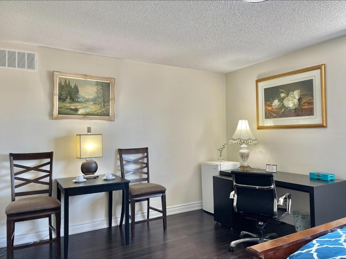 77 Nice And Warm Series Rooms