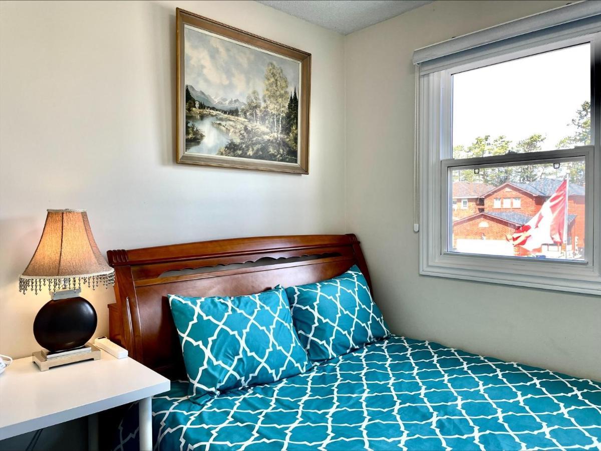 77 Nice And Warm Series Rooms * Toronto