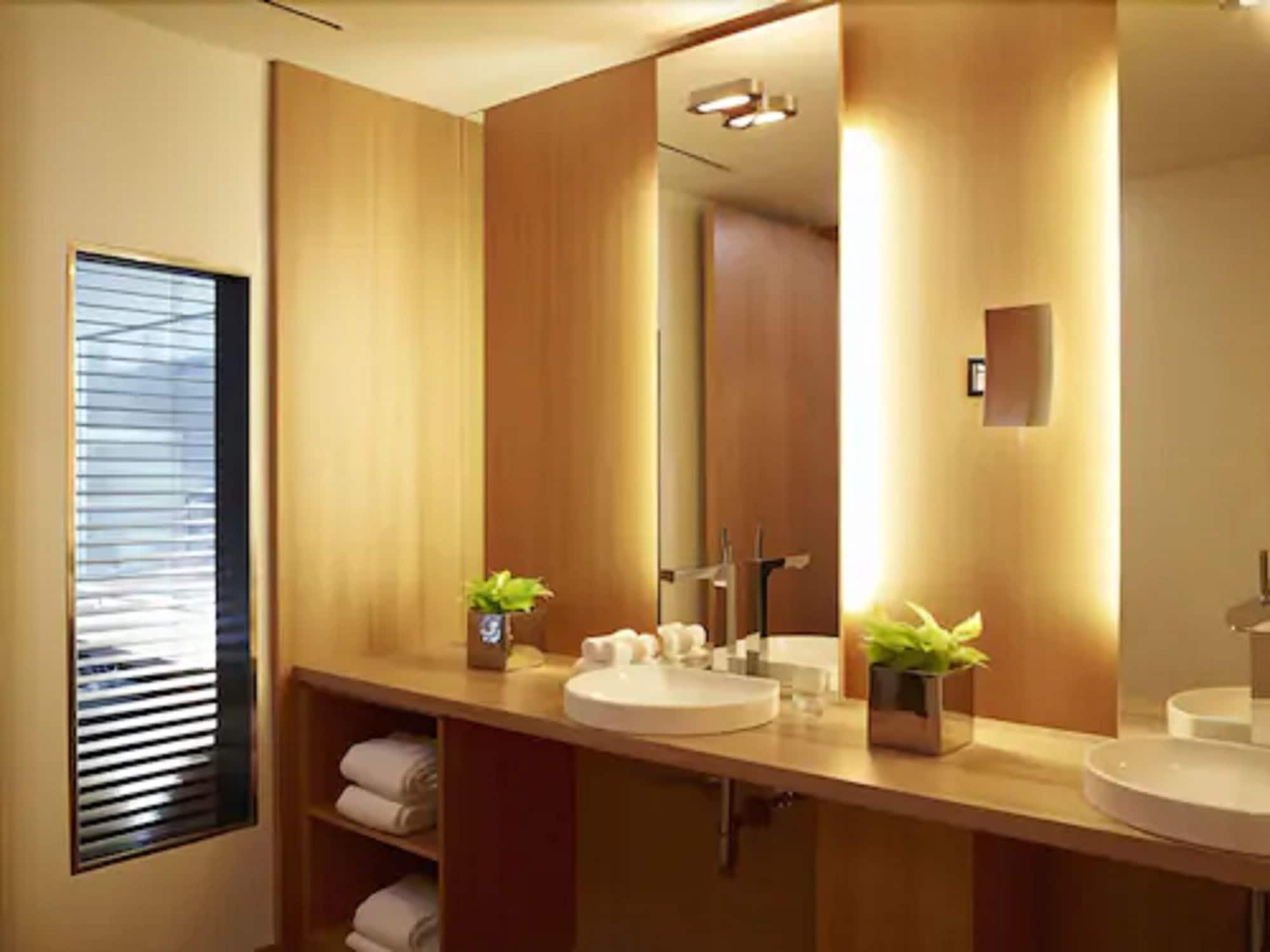 Le Germain Maple Leaf Square Hotel Toronto