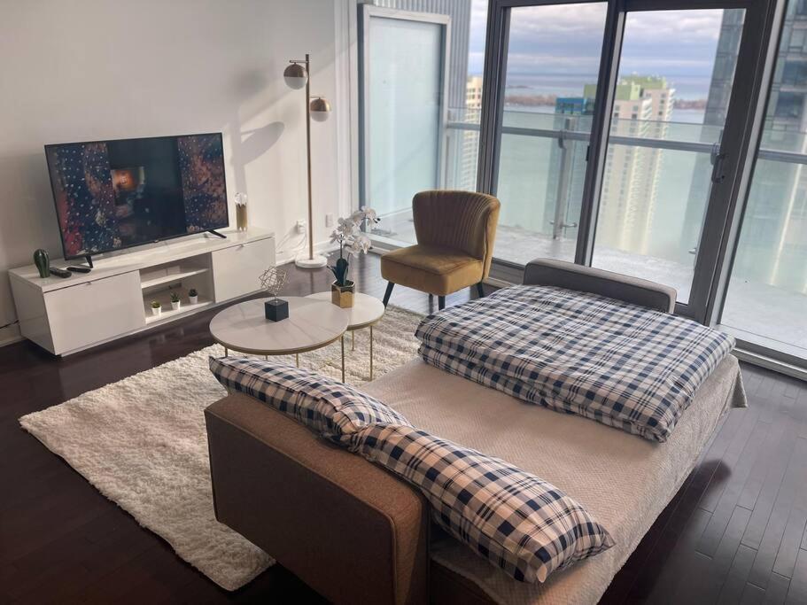 Apartment Lux Condo Near Cn Tower W/Amazing View + Parking! Toronto