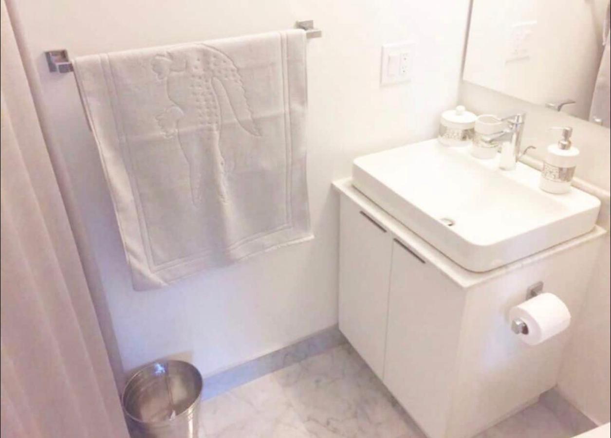 Apartment Luxury Living On The Lake! 3 Bedroom 2 Bath Extended Balcony And Parking