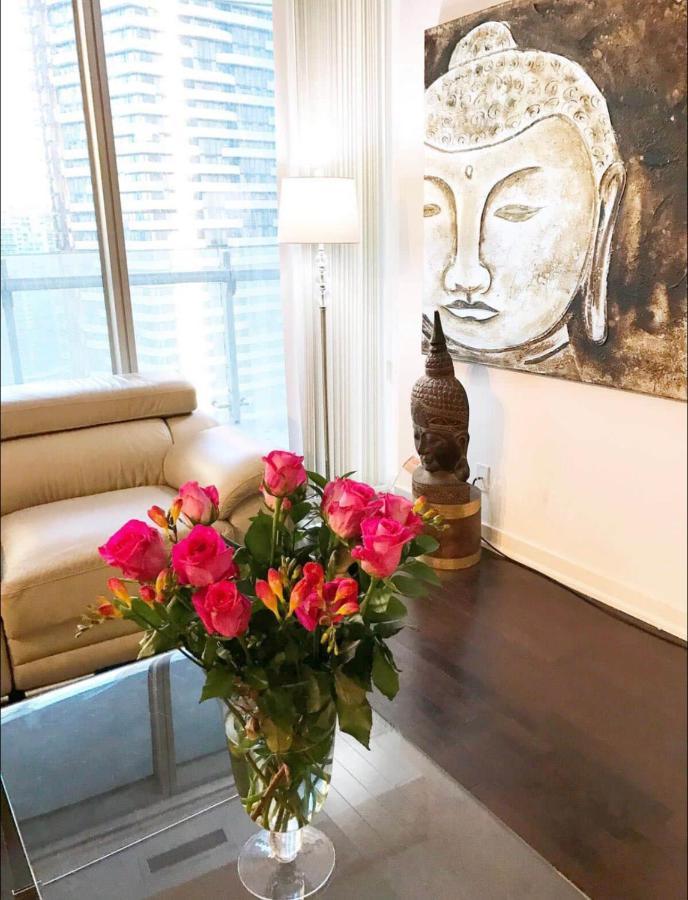 Apartment Luxury Living On The Lake! 3 Bedroom 2 Bath Extended Balcony And Parking