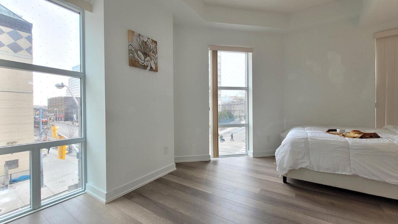 Lovely 3 Bedrooms In Of * Toronto
