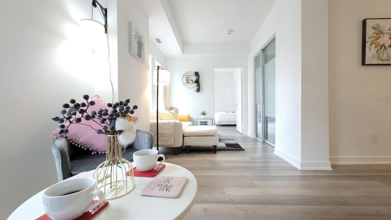 Lovely 3 Bedrooms In Of Apartment Toronto
