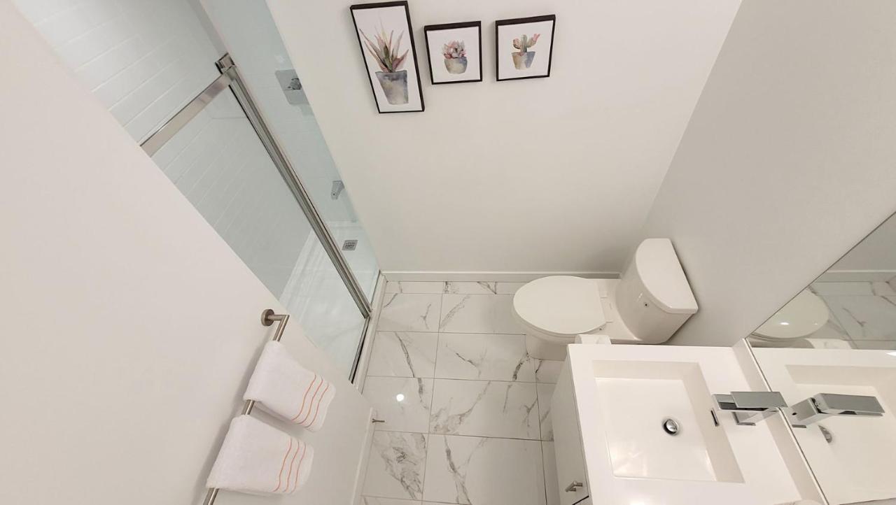 Lovely 3 Bedrooms In Of *