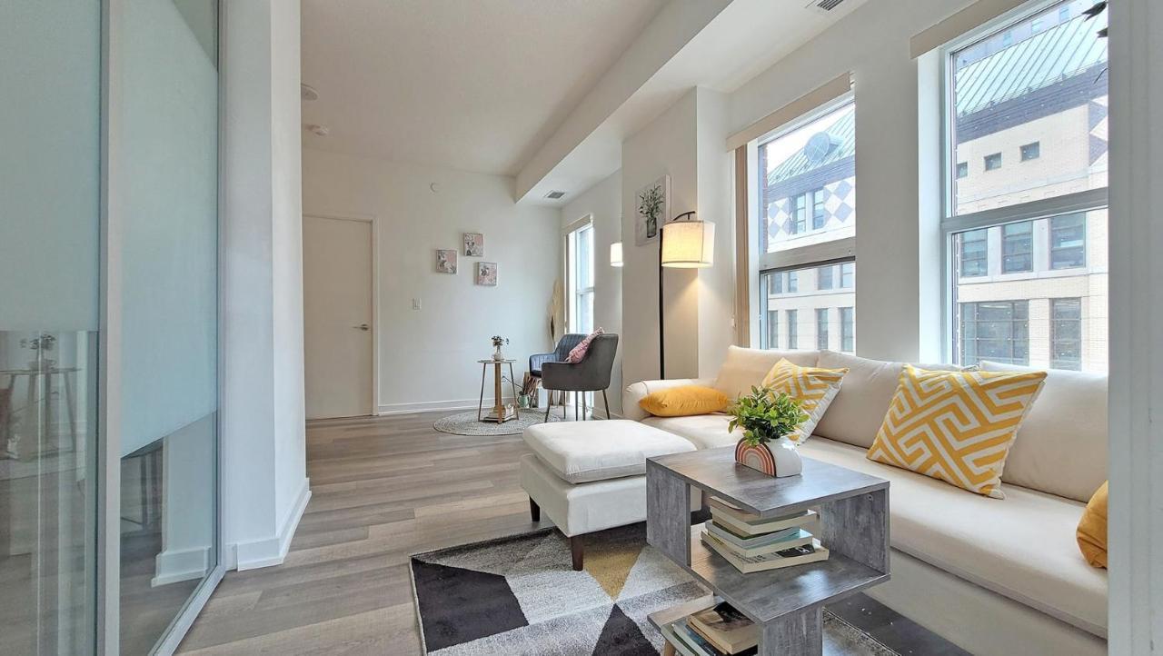 Apartment Lovely 3 Bedrooms In Of Toronto