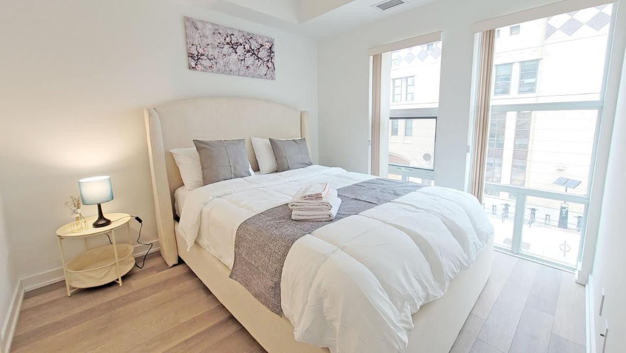 Lovely 3 Bedrooms In Of Apartment Toronto