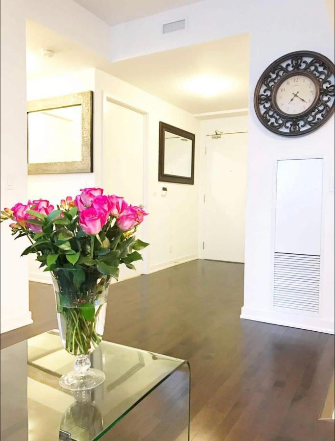 Apartment Luxury Living On The Lake! 3 Bedroom 2 Bath Extended Balcony And Parking