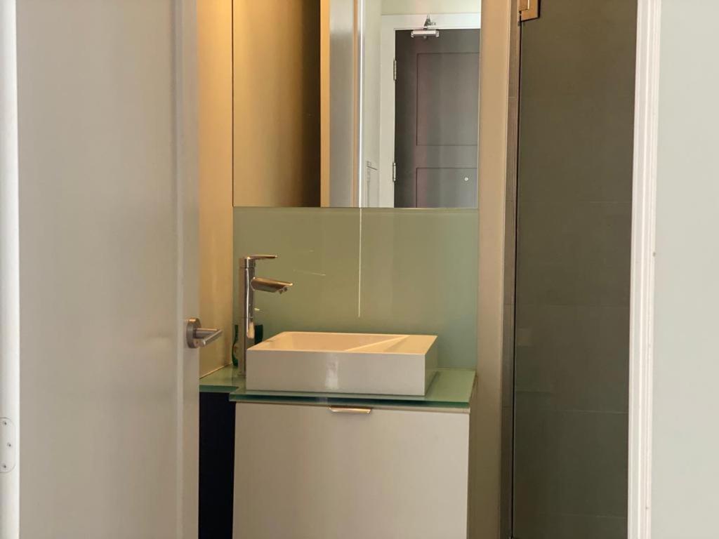 Apartment Grand View 2br/2ba Cn Tower,union,tiff/mtcc *