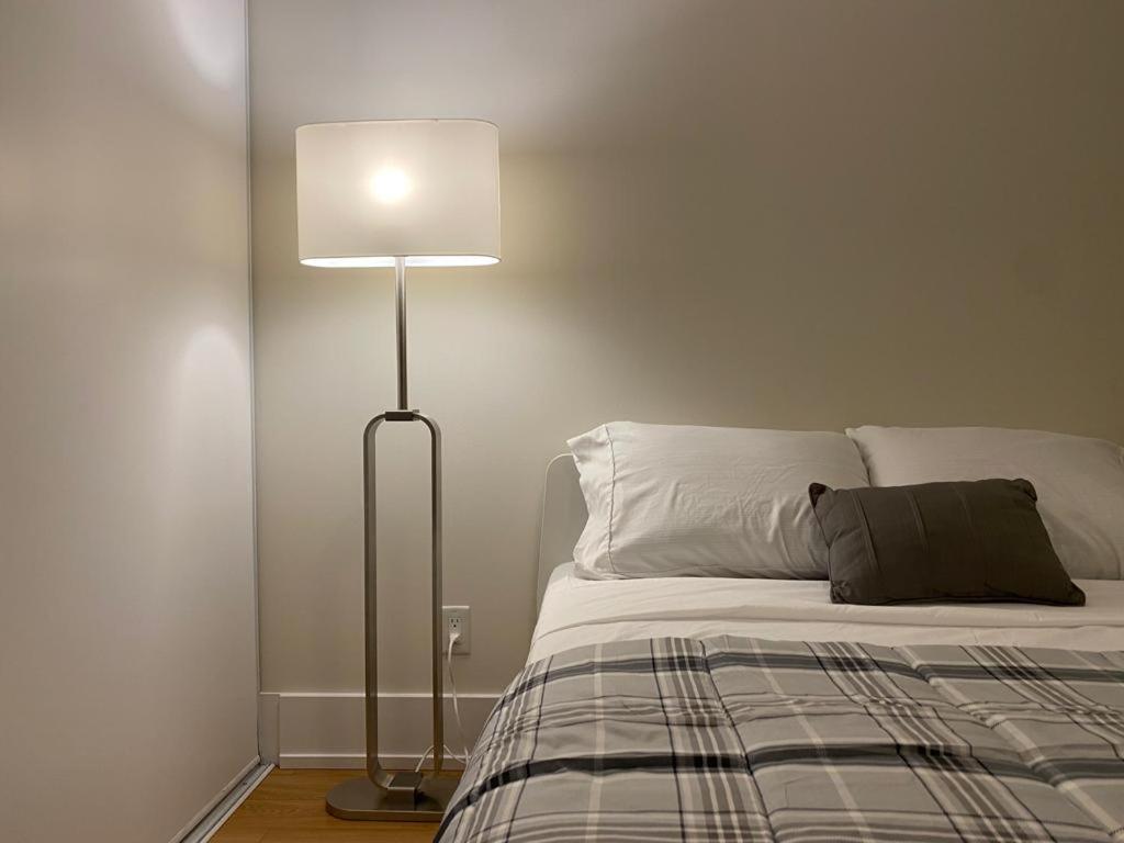 Grand View 2br/2ba Cn Tower,union,tiff/mtcc Toronto