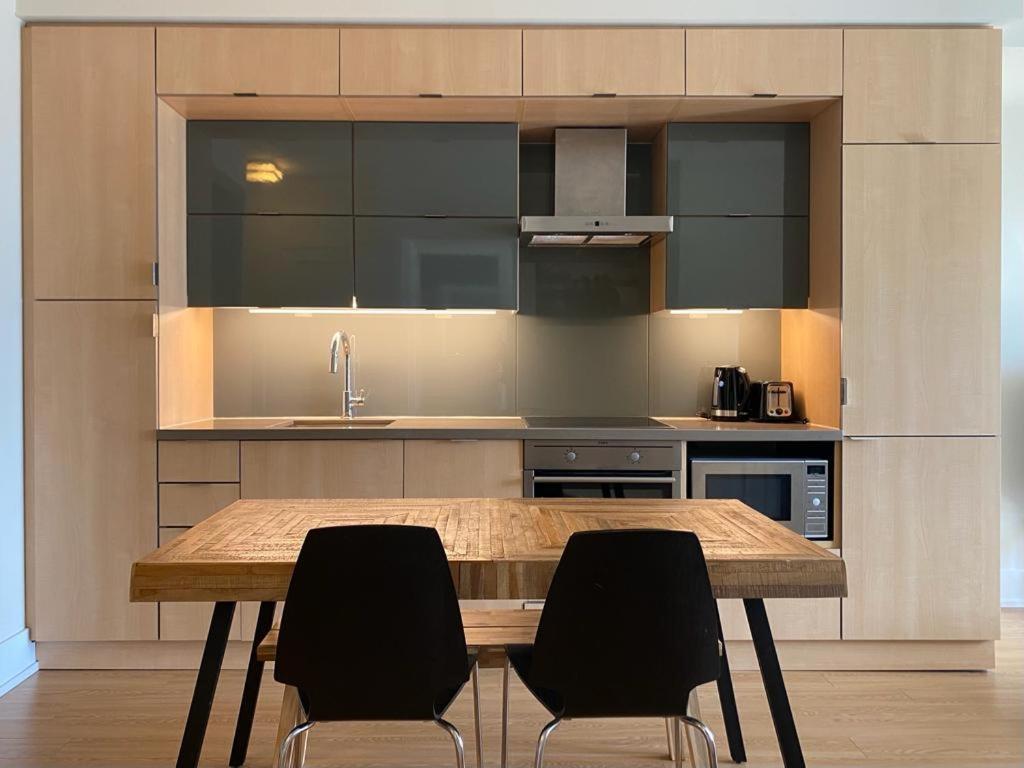 Grand View 2br/2ba Cn Tower,union,tiff/mtcc *
