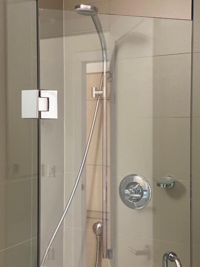 Apartment Grand View 2br/2ba Cn Tower,union,tiff/mtcc