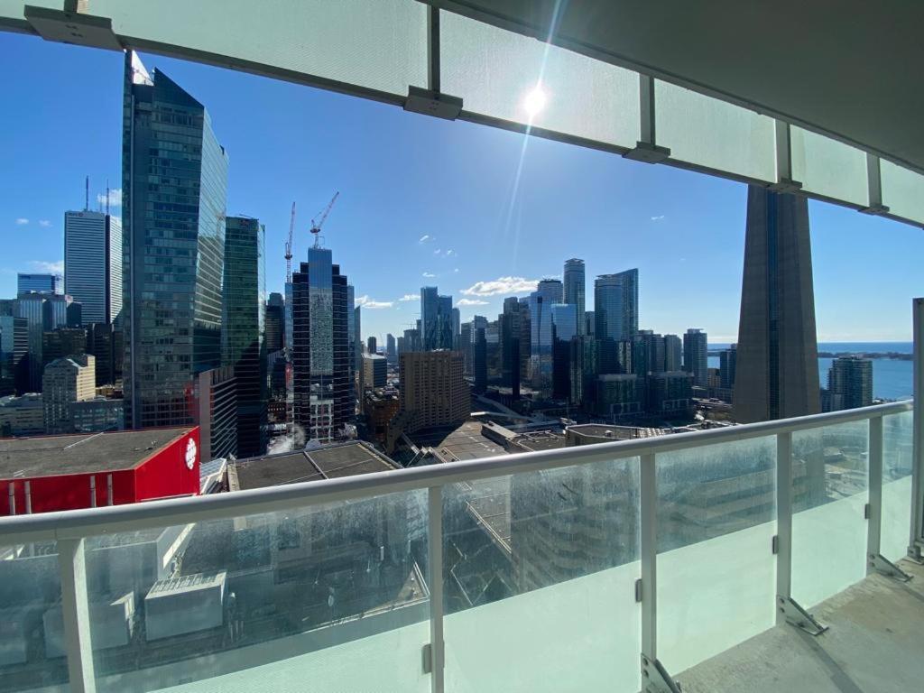 Apartment Grand View 2br/2ba Cn Tower,union,tiff/mtcc Toronto