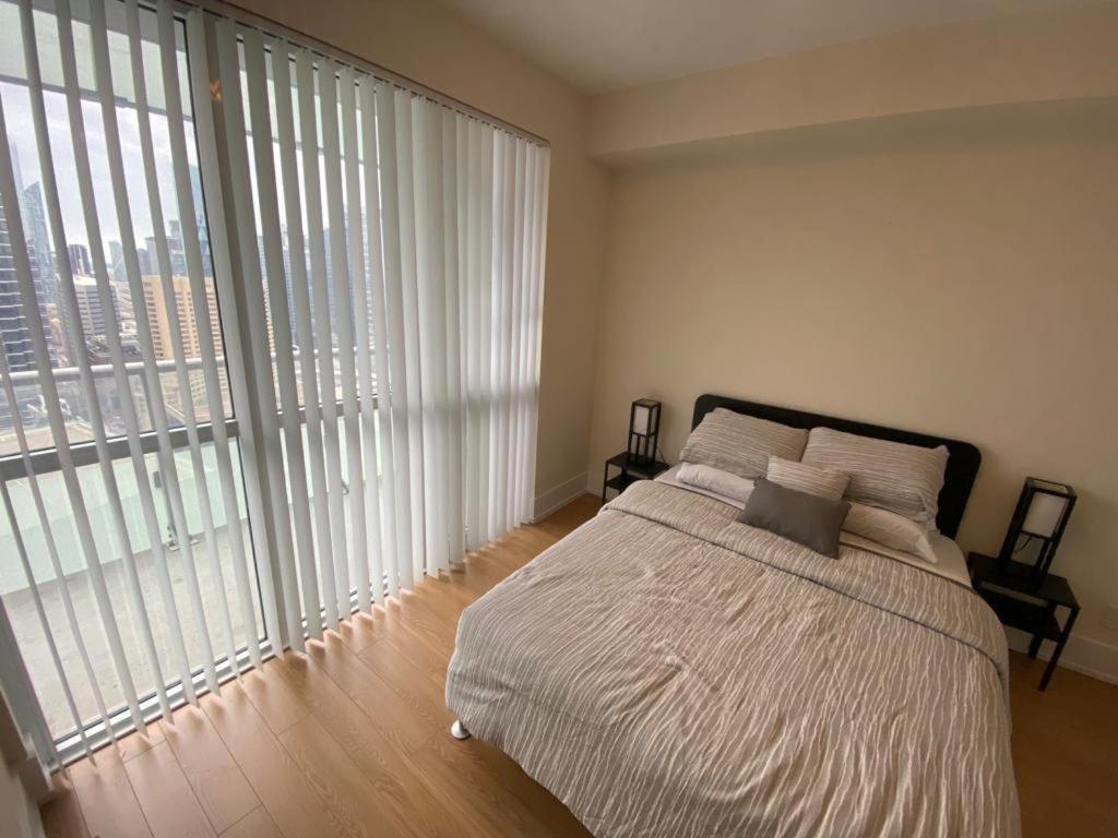 Grand View 2br/2ba Cn Tower,union,tiff/mtcc