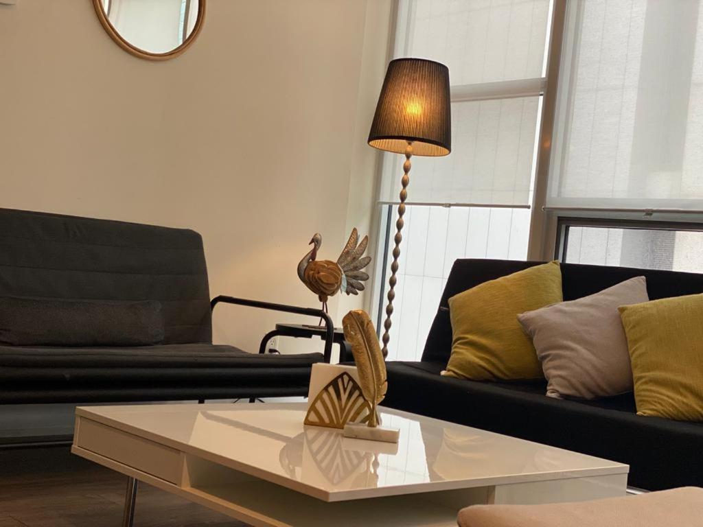 Grand View 2br/2ba Cn Tower,union,tiff/mtcc Toronto