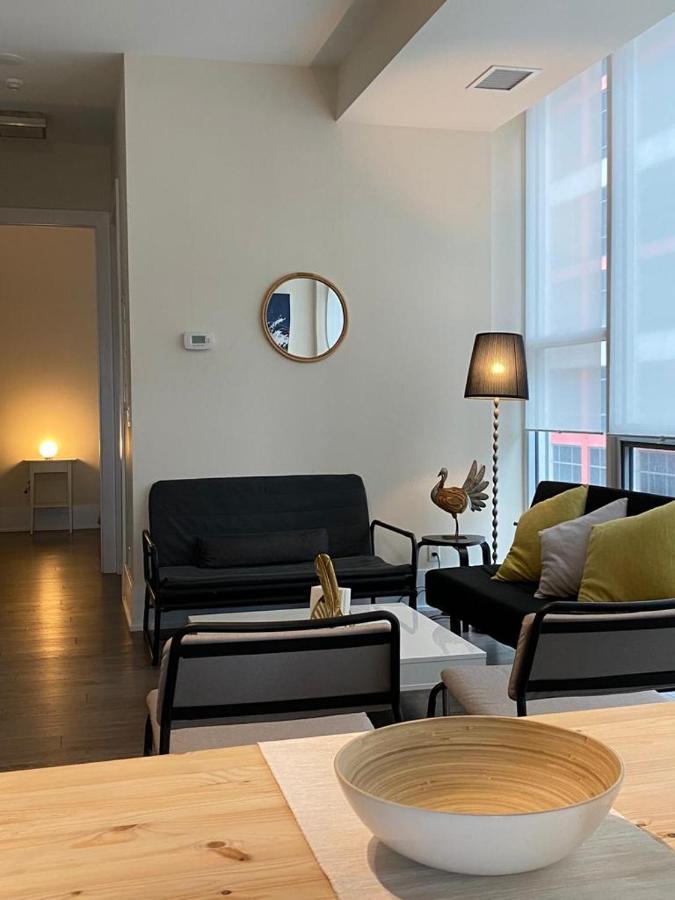 Grand View 2br/2ba Cn Tower,union,tiff/mtcc