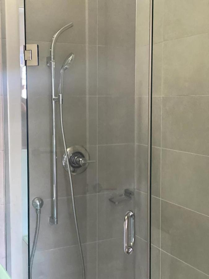 Grand View 2br/2ba Cn Tower,union,tiff/mtcc Apartment Toronto
