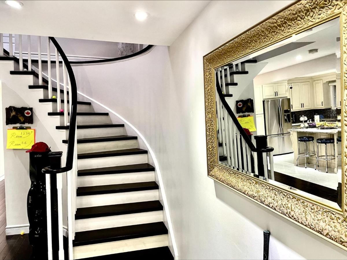 77 Nice And Warm Series Rooms Homestay Toronto