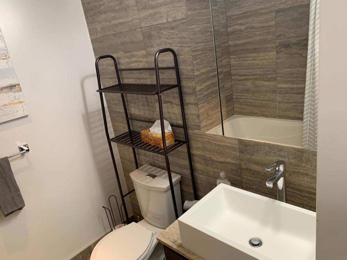 Toronto Suite With Parking *