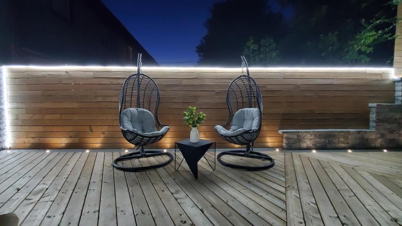 Apartment Renovated Guest Near The & High Park In Toronto!